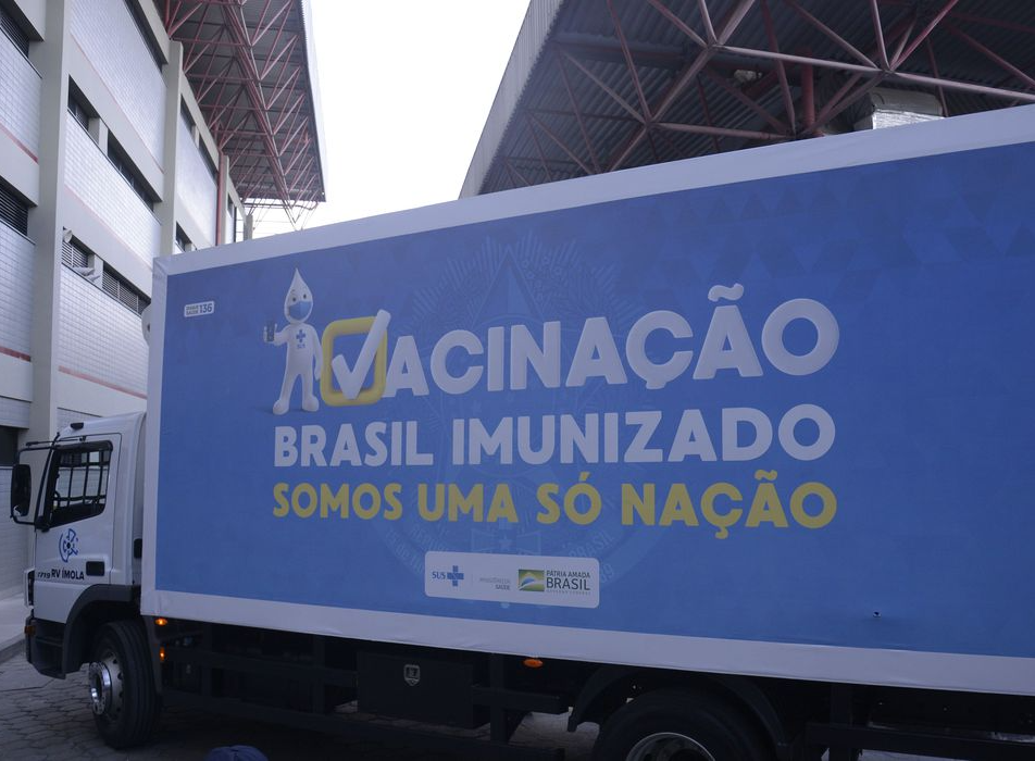 Fiocruz entregou mais de 6 milhões de doses nesta sexta-feira (30). Foto: Agência Brasil