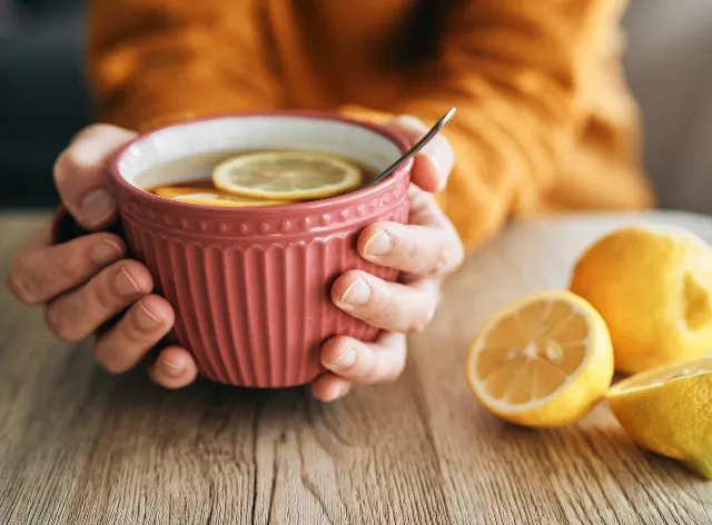 Aprenda a fazer chá para dor de garganta