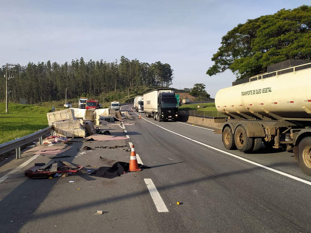 Ocorrência foi registrada no KM 37 da Via Dutra  Divulgação/PRF