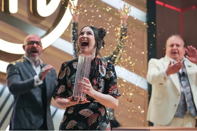 Campeã da 9ª temporada, Lays  venceu a engenheira Fernanda na final do MasterChef 2022 Melissa Haidar/Band