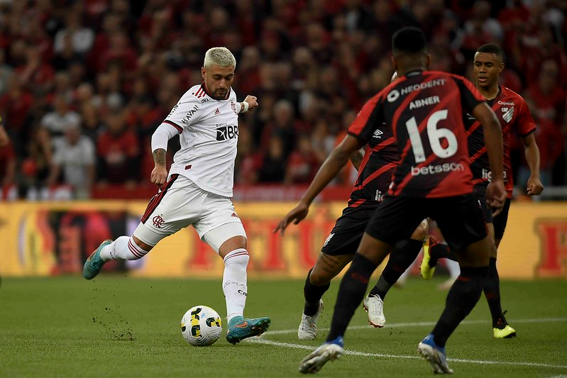 Flamengo e Athletico-PR em jogo pela Copa do Brasil, na Arena da Baixada, em agosto Marcelo Cortes / Flamengo