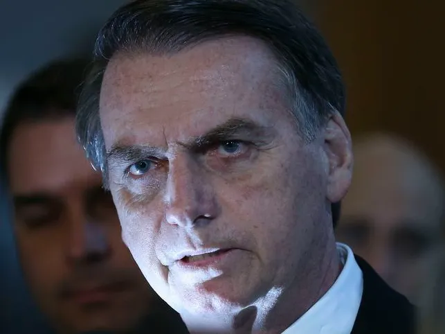 Jair Bolsonaro atacou decisão de Alexandre de Moraes de incluí-lo no inquérito das fake news 