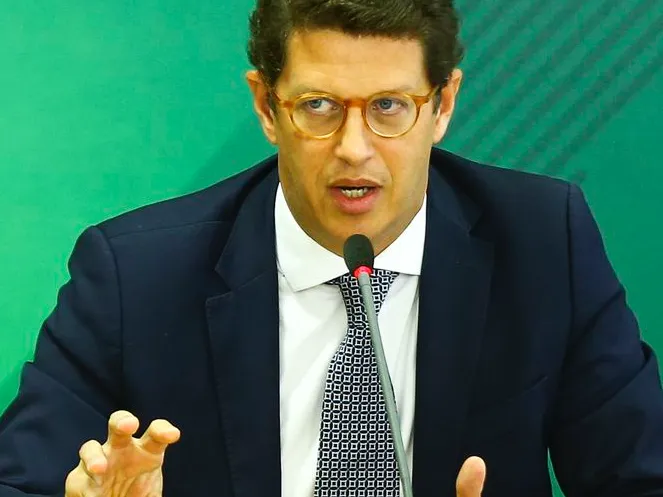 Ricardo Salles considera ação da PF como “desnecessária e exagerada”