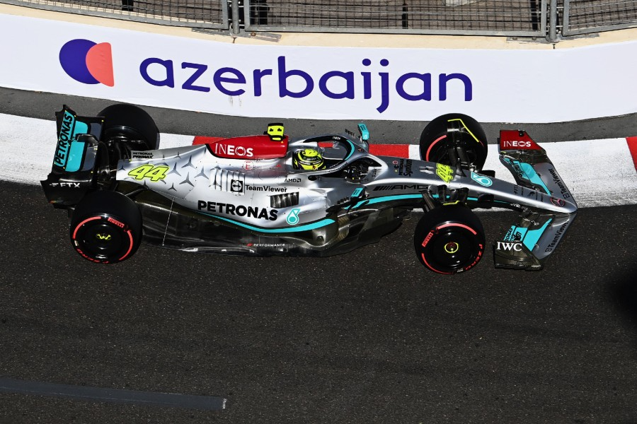 Equipe tem George Russell largando em quinto e Lewis Hamilton em sétimo Mercedes AMG F1