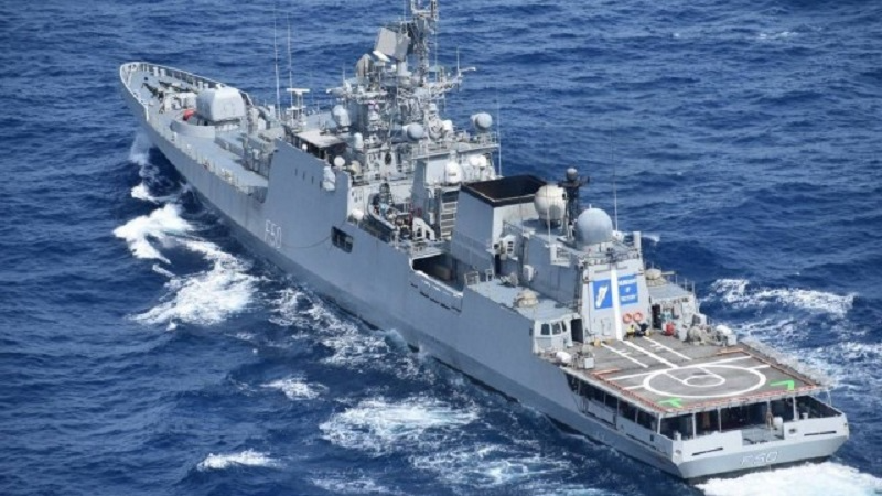 Navio de guerra indiano atraca no RJ e celebra independência do país asiático