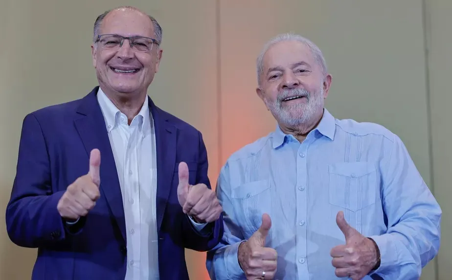 Alckmin e Lula, durante indicação de ex-tucano para vice de Lula