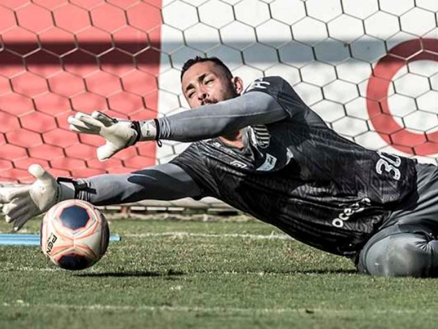 Goleiro Vladimir está de saída do Santos Divulgação/Santos FC