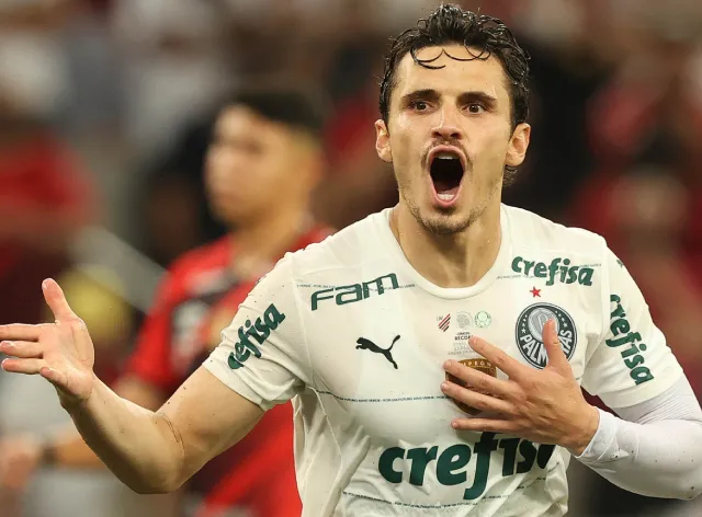 Raphael Veiga tem lesão diagnosticada e desfalca Palmeiras