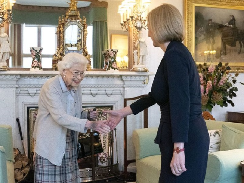 Rainha Elizabeth empossa Liz Truss como primeira-ministra Divulgação/The Royal Family