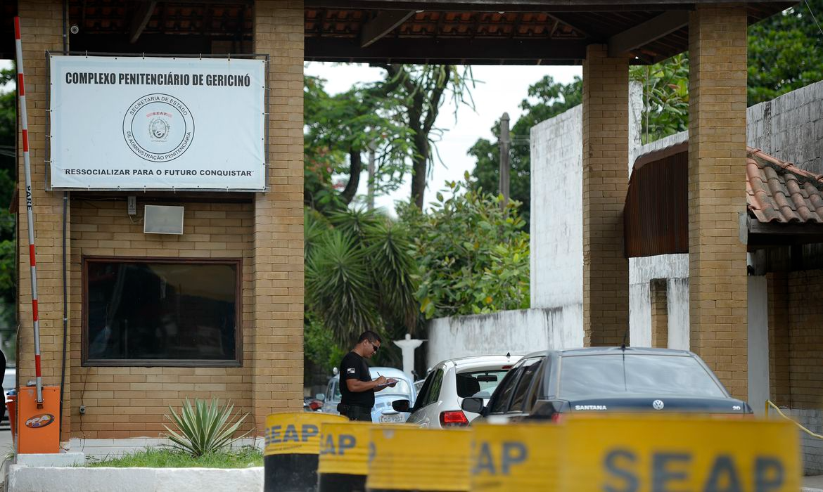 Polícia Civil investiga assassinato de detentos de presídio em Magé Tânia Rego/Agência Brasil