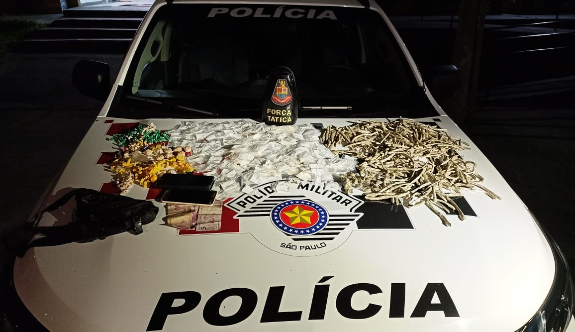 As drogas foram apreendidas pela Polícia Militar Divulgação/ PM