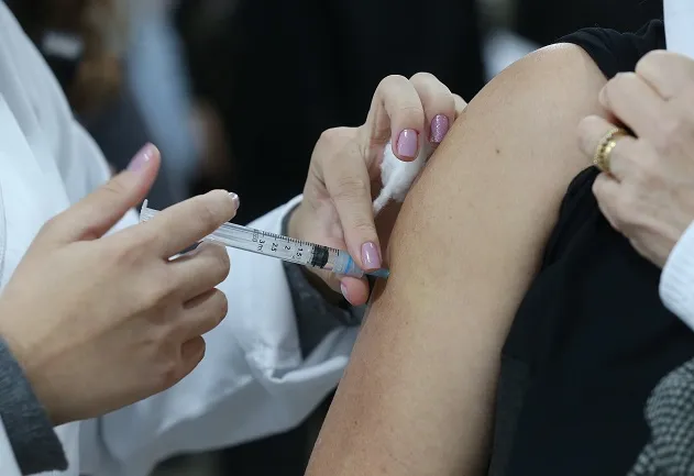 Governo Federal vai proibir demissão de não vacinados em nova portaria