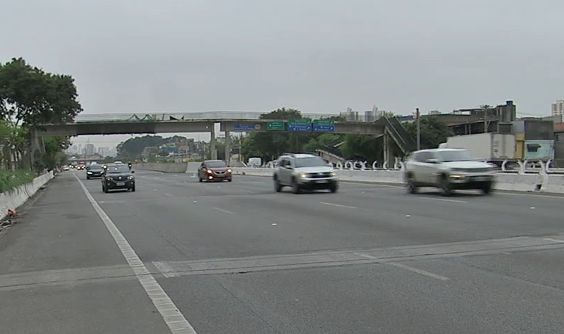 Gangue da pedrada assusta motoristas que utilizam as principais vias de SP Reprodução