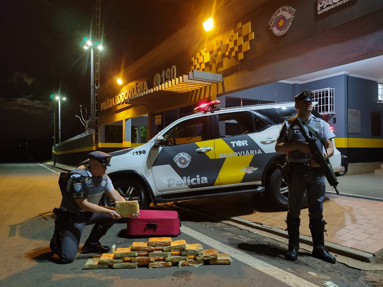 Mulher é presa por tráfico de drogas em Valparaíso