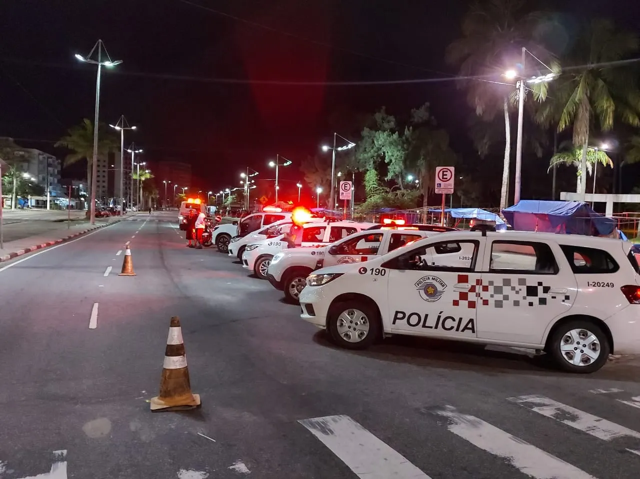 Polícia Militar realizou operação para evitar aglomerações em Caraguatatuba