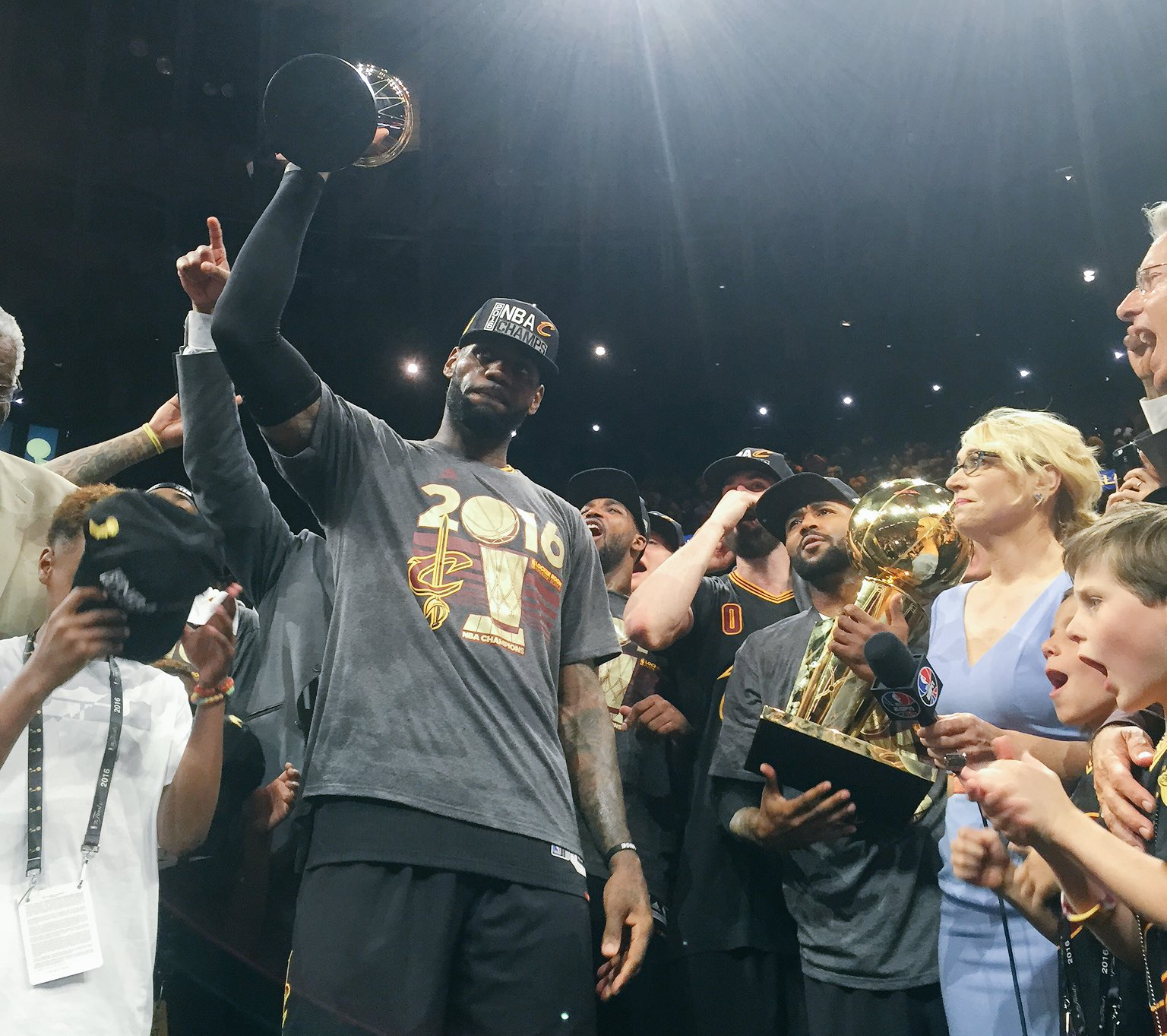 LeBron James foi campeão e MVP das Finais de 2016 Divulgação/Cleveland Cavaliers