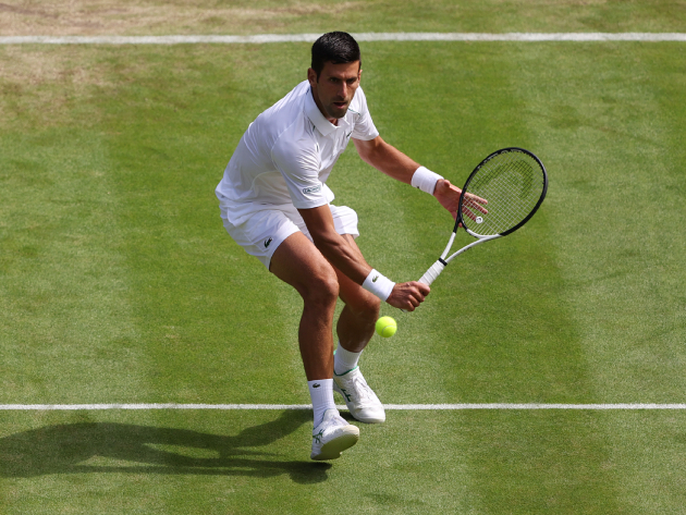 Djokovic bate compatriota e vai às oitavas em Wimbledon
