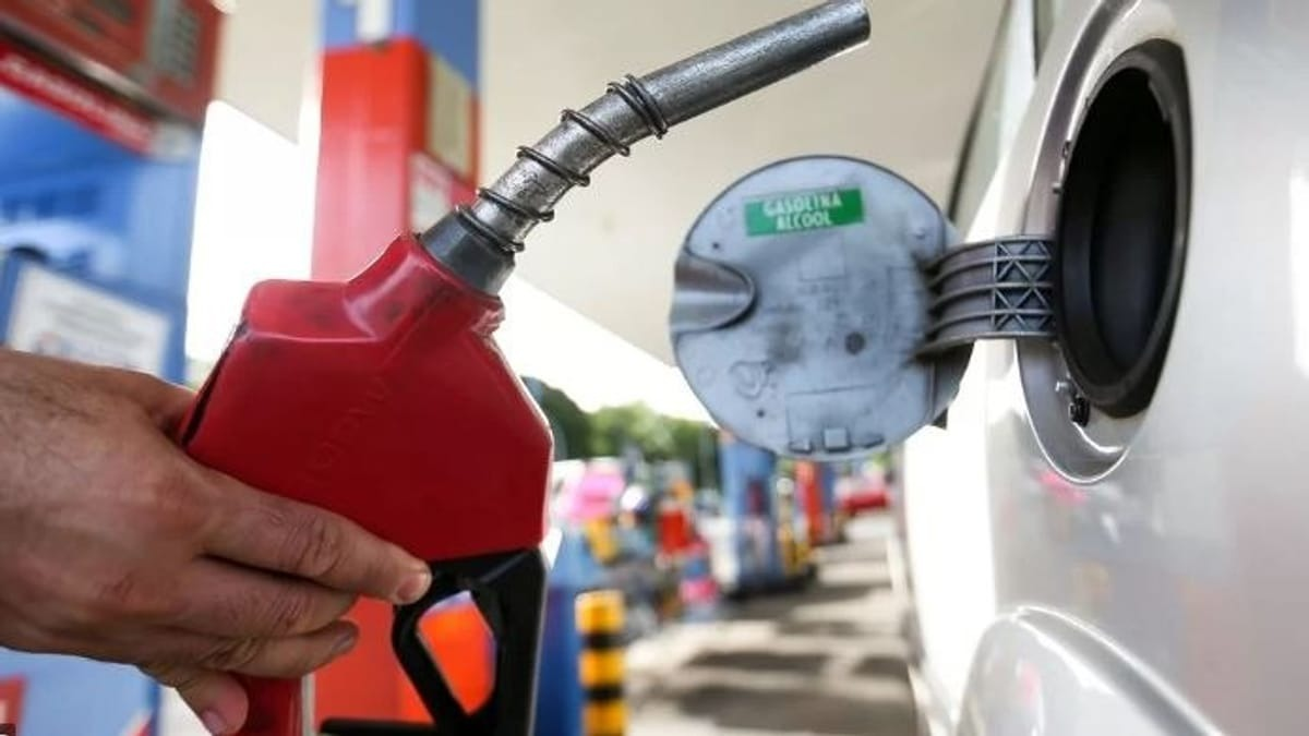 Gasolina teve reajuste de 5,18% no preço do litro Marcelo Camargo / Agência Brasil