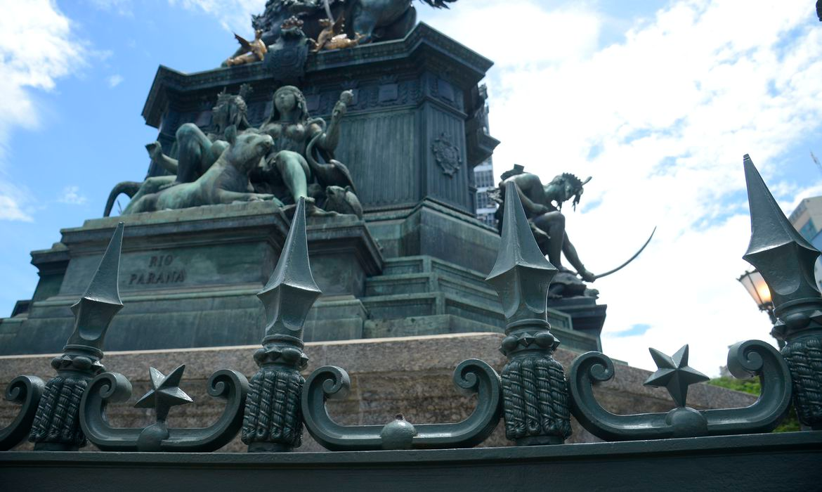 Monumento de D. Pedro I é depredado no Rio de Janeiro Tomaz Silva/Agência Brasil