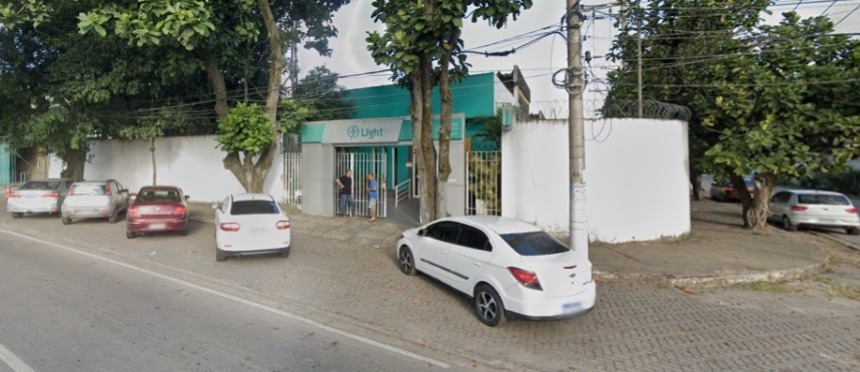 Polícia vai ouvir homem que quebrou carro da Light na Baixada Reprodução/Google Street View