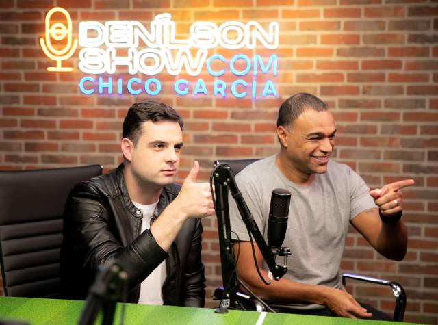 Denílson Show e Chico Garcia recebem Zé Roberto em podcast; assista