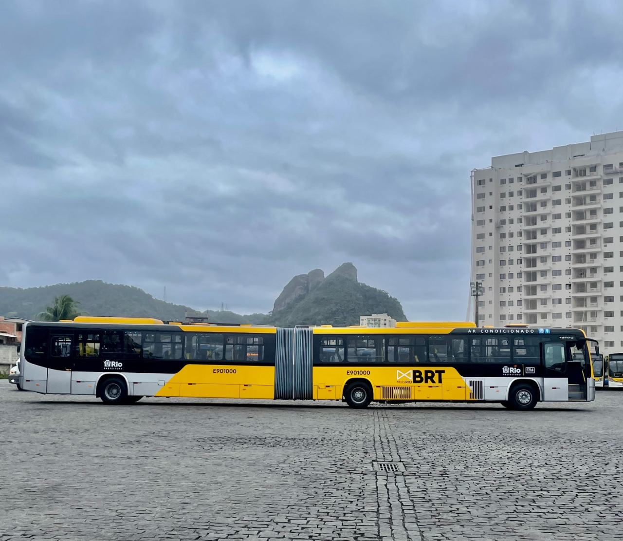 A concorrência visa a compra de 270 novos articulados para o sistema BRT Divulgação/Mobi-Rio