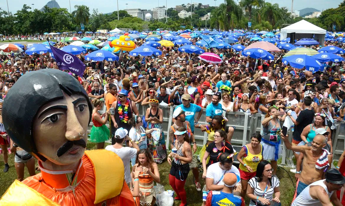 O carnaval de rua 2022 foi suspenso na última terça (04)