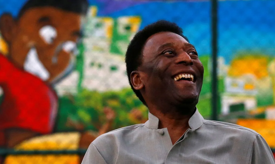 Santos homenageia Pelé, que vai completar 82 anos neste domingo