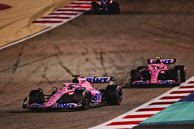 Fernando Alonso e Esteban Ocon no GP do Bahrein de 2022 Alpine