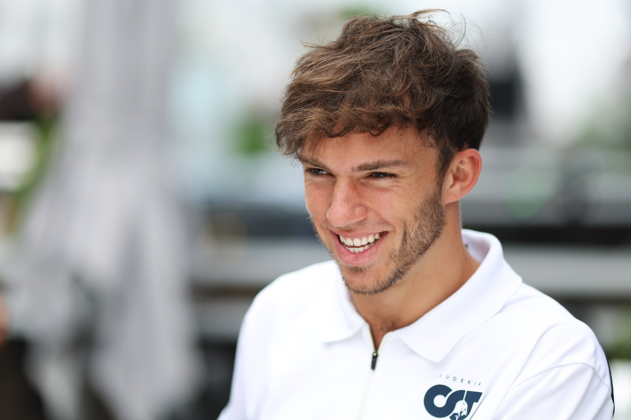 Pierre Gasly estende o contrato até o fim de 2023 com a Alpha Tauri Divulgação/Alpha Tauri