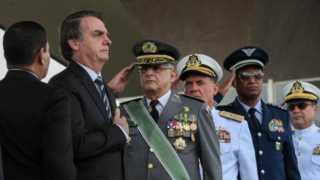 Ditadura Militar é enaltecida pelo presidente Jair Bolsonaro e pelos militares Foto: Marcos Corrêa/PR 