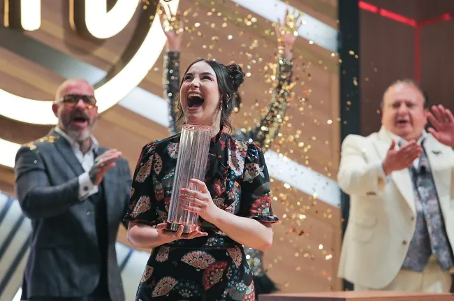 Lays é a campeã do MasterChef Brasil e celebra: “Trabalho duro recompensa”