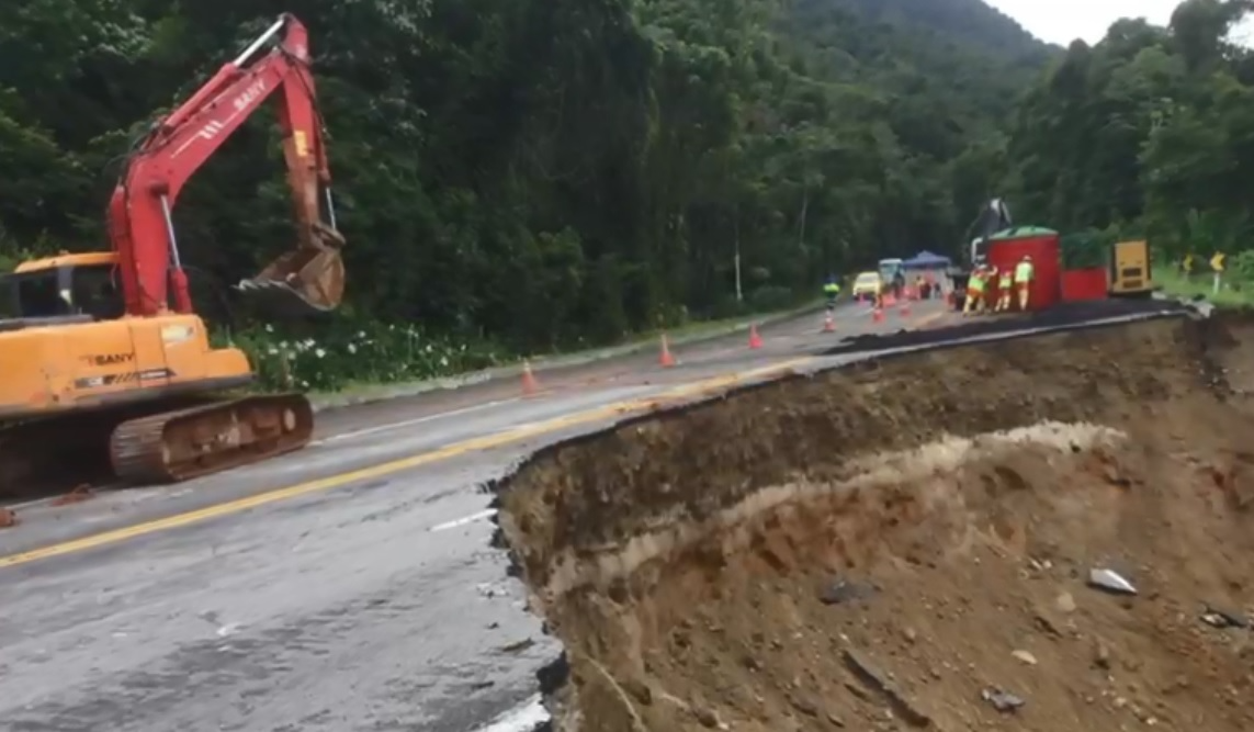 CCR Rio SP começa recuperação da Rio-Santos, em trecho de cratera em Ubatuba Divulgação/CCR Rio SP