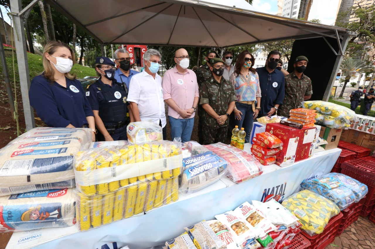 Após triagem, alimentos serão destinados a entidades que farão entrega às famílias. Adriano Rosa/PMC