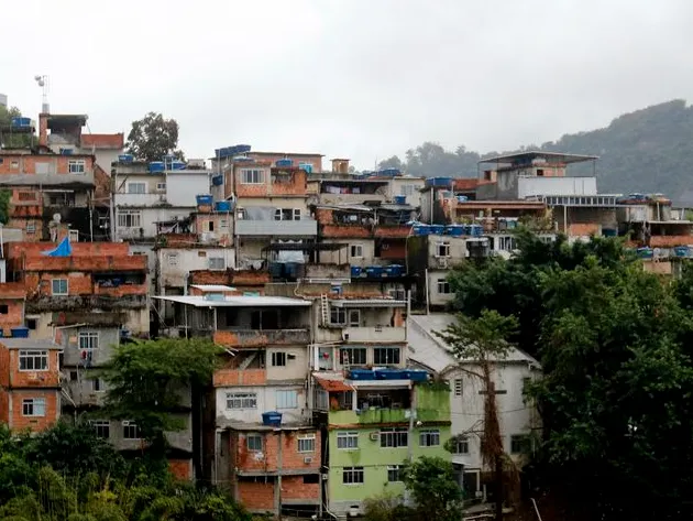 Nesta quinta (29), começa a vacinação em massa contra Covid-19 no Complexo da Maré, no Rio de Janeiro