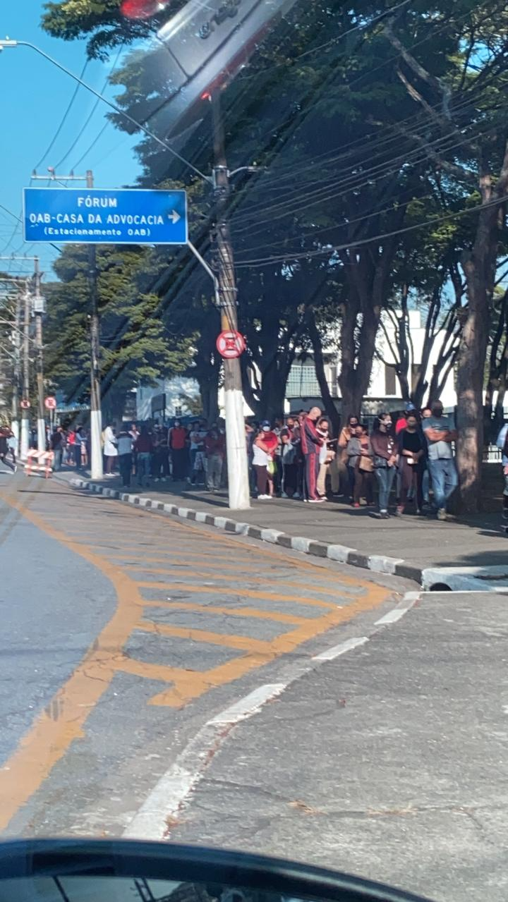 Prefeitura de Mauá, na Grande São Paulo faz Arraial de Vacinação e causa aglomeração Foto: Reprodução/ Rádio BandNews 