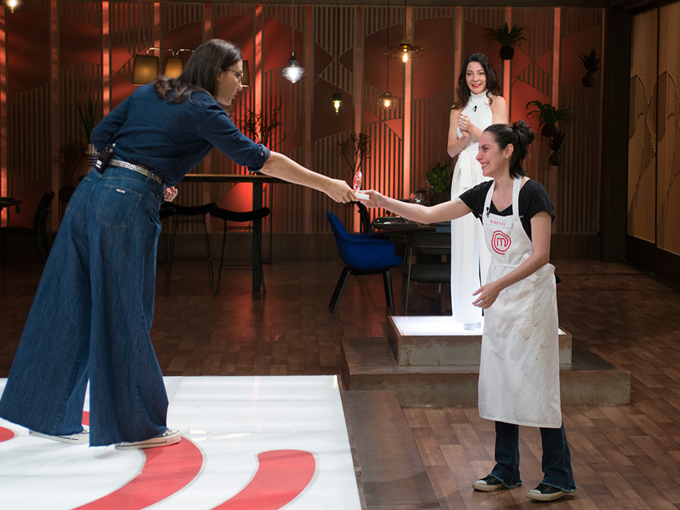 Rafaela fez a melhor panqueca do episódio e venceu o MasterChef Carlos Reinis/Band