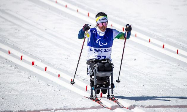 Aline Rocha estreia na Paralimpíada de Inverno e chega em sétimo