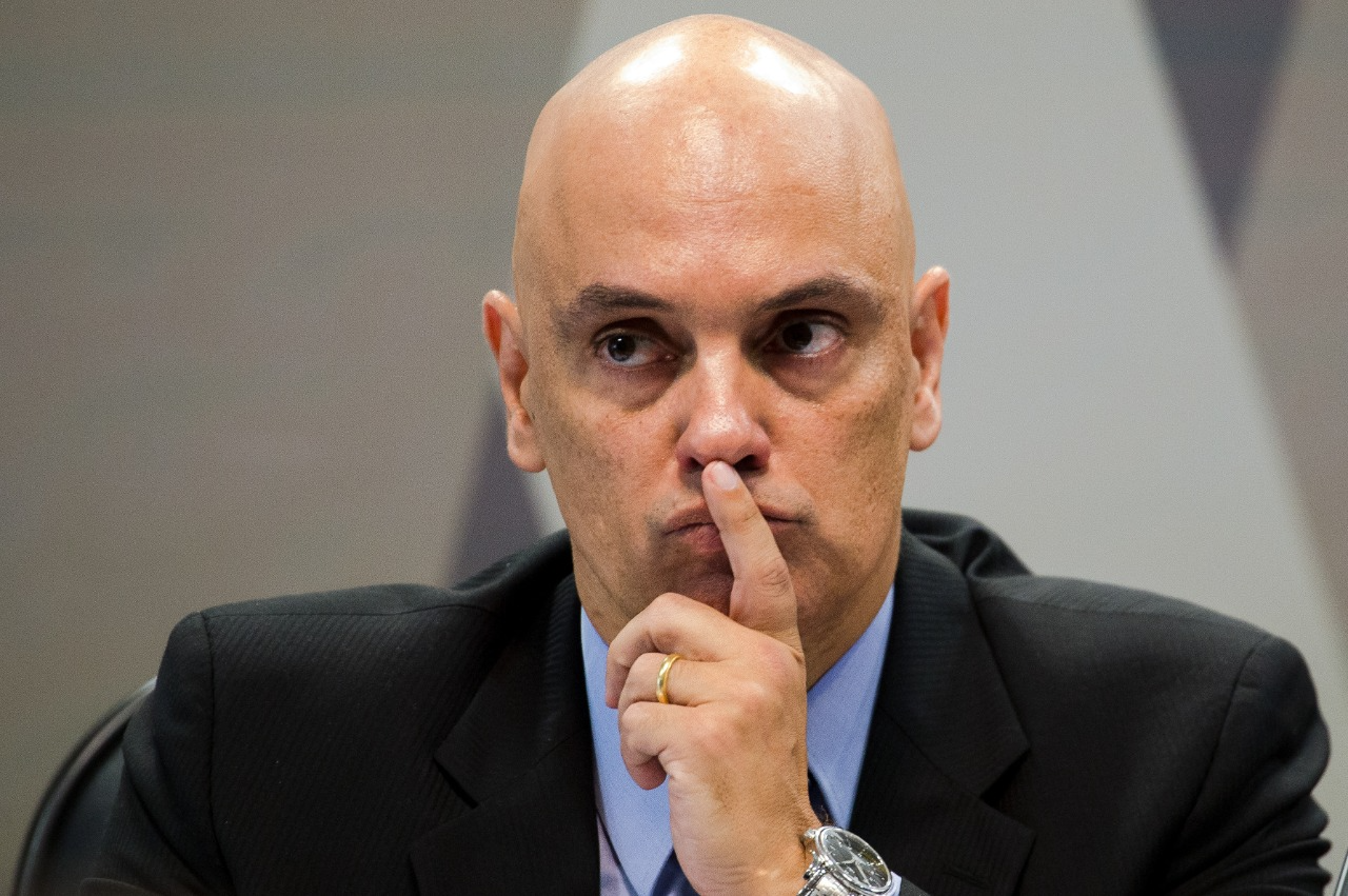 Moraes cobra PGR sobre processo que indicia Bolsonaro por incitação a crime