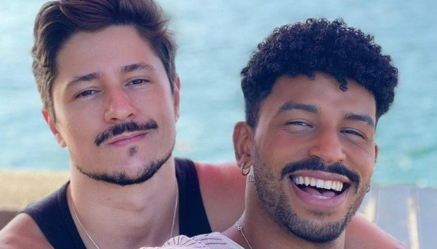 Escultor de areia de Copacabana é indiciado por homofobia no Rio Reprodução/Redes sociais