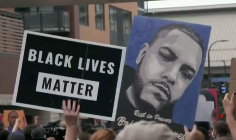 Homem negro é morto com 60 tiros após abordagem policial nos EUA