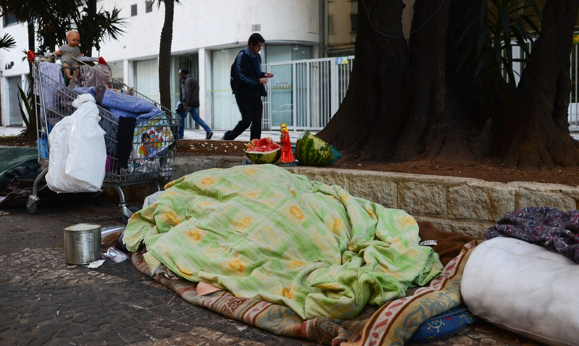 Número de pessoas em situação de rua no Rio preocupa Rovena Rosa/Agência Brasil