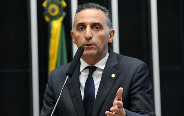 O sapo pula por necessidade: Eduardo Cury e o futuro do PSDB em São José