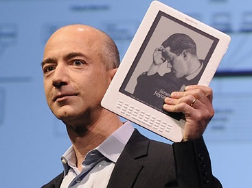 Jeff Bezos, o homem mais rico do mundo, é dono da Amazon Divulgação/Amazon