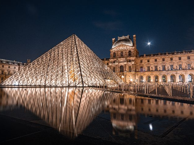 Restaurante Paris 6 Miami exibe obras de artista brasileira que foram  expostas no Museu do Louvre