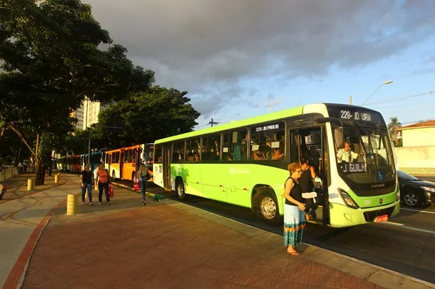 Circulação de ônibus em Macapá é interrompida durante jogos do