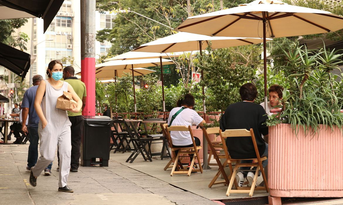Setor de bares e restaurantes tem expectativa de recuperação em 2022