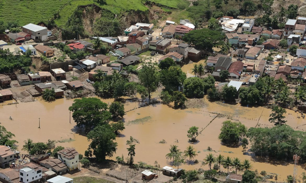 Número de mortos pelas chuvas na Bahia sobe para 16