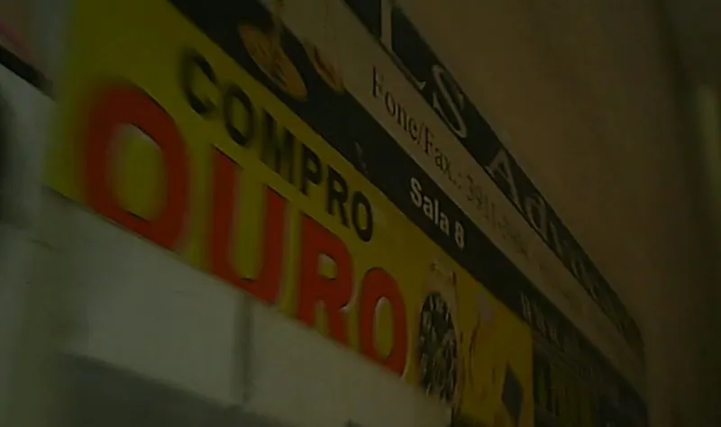 Câmera escondida flagra compra e venda ilegal de ouro em São Paulo