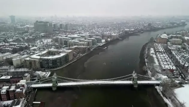 O serviço de meteorologia emitiu um alerta para neve e gelo em Londres